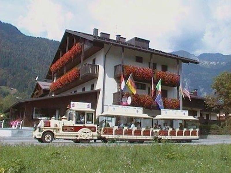 Hotel Ferrari Pinzolo Exterior foto